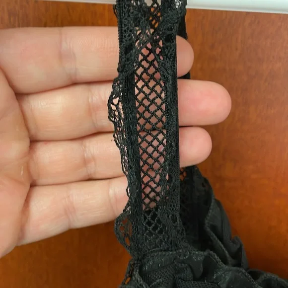 Glittery black tank top with lace - Picture 8 of 9